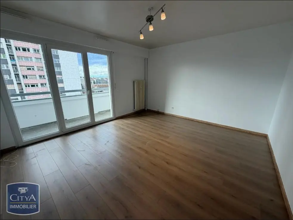 Photo 1 Appartement 1 pièce 31.21m²