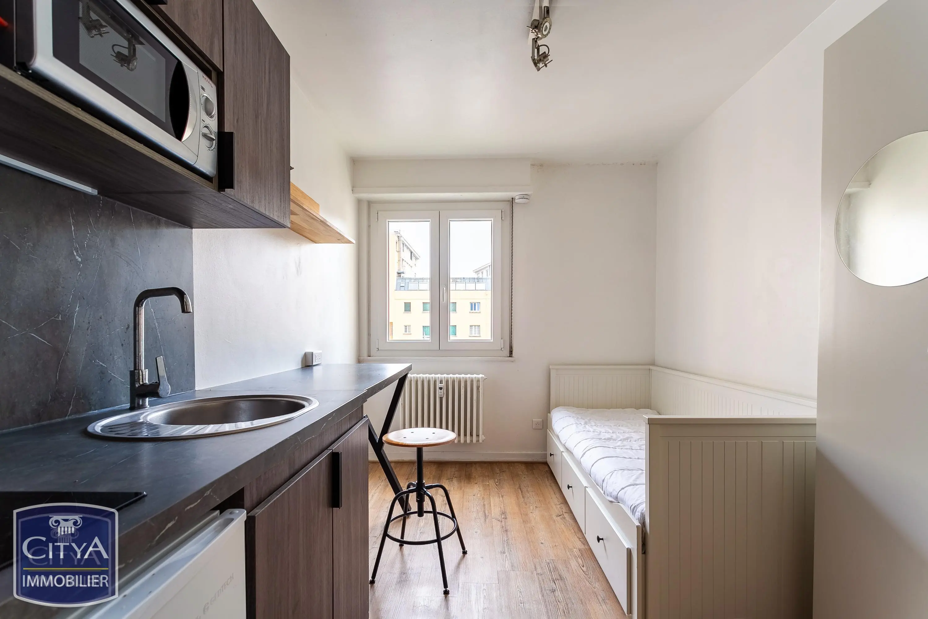 Photo 2 Appartement 1 pièce 31m²