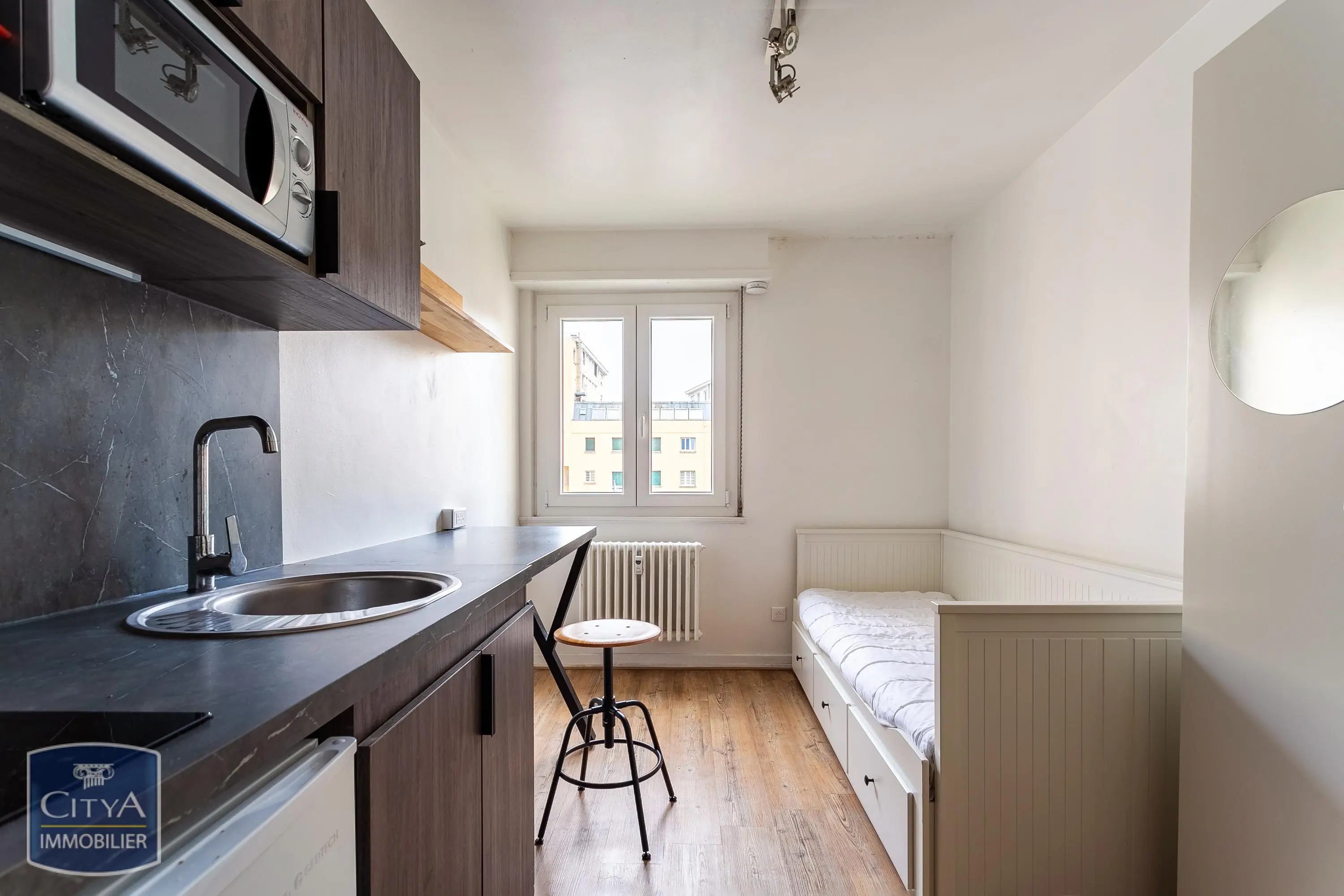 Photo 1 Appartement 1 pièce 8.94m²