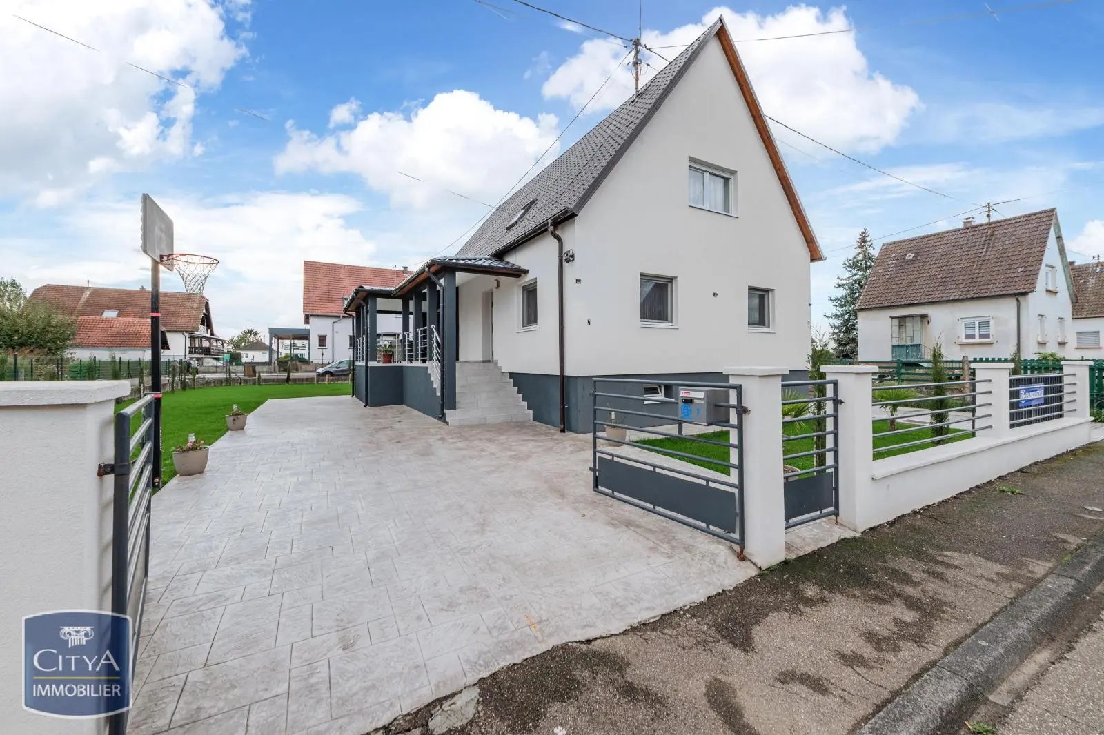 Photo 1 Maison 5 pièces 149m²