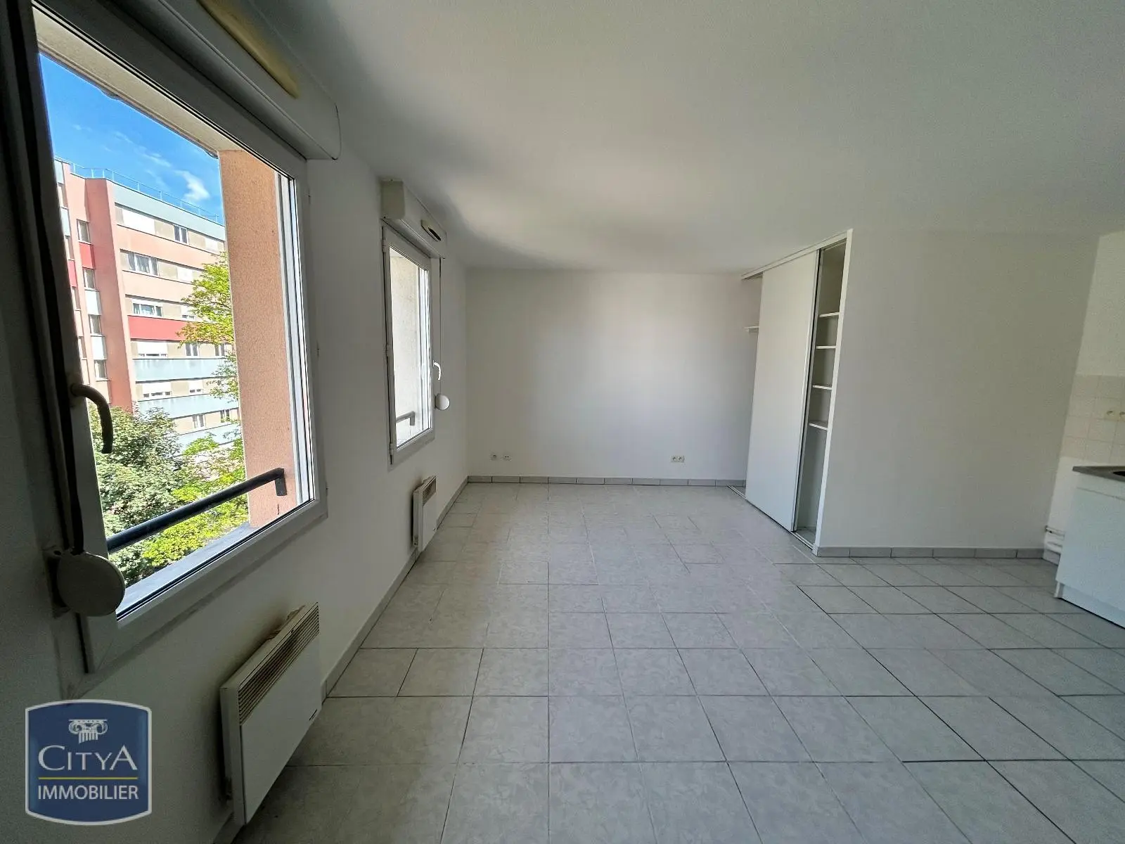Photo 2 Appartement 1 pièce 31.49m²
