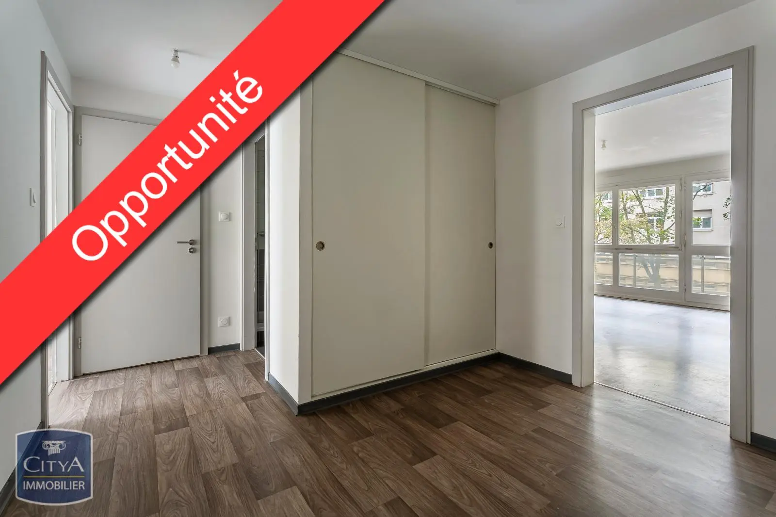 Photo 1 Appartement 2 pièces 56m²