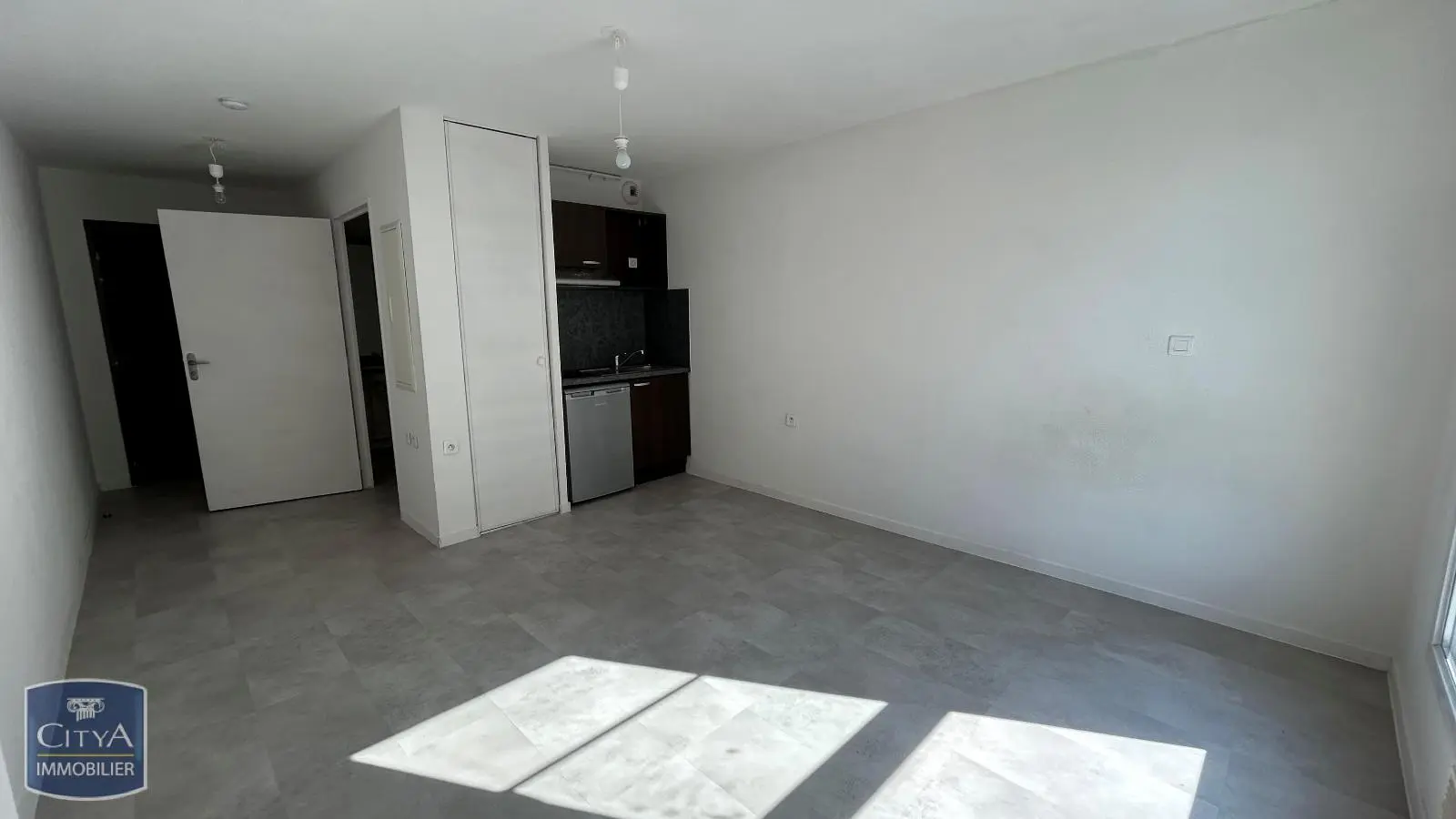 Photo 1 Appartement 1 pièce 23.57m²