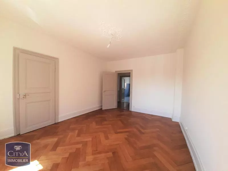 Illustration pour Appartement 2 pièces 67m² Photo Appartement 2 pièces 67m²