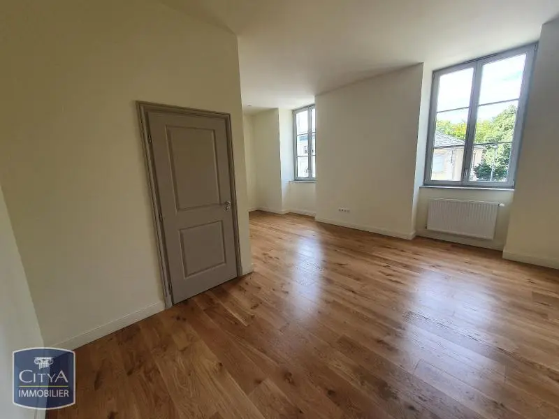 Photo 1 Appartement 1 pièce 32.8m²