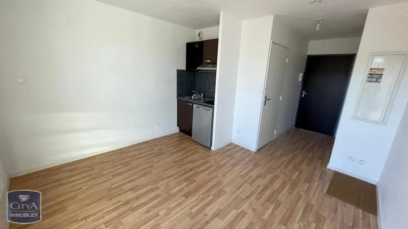 Photo 1 Appartement 1 pièce 23.5m²