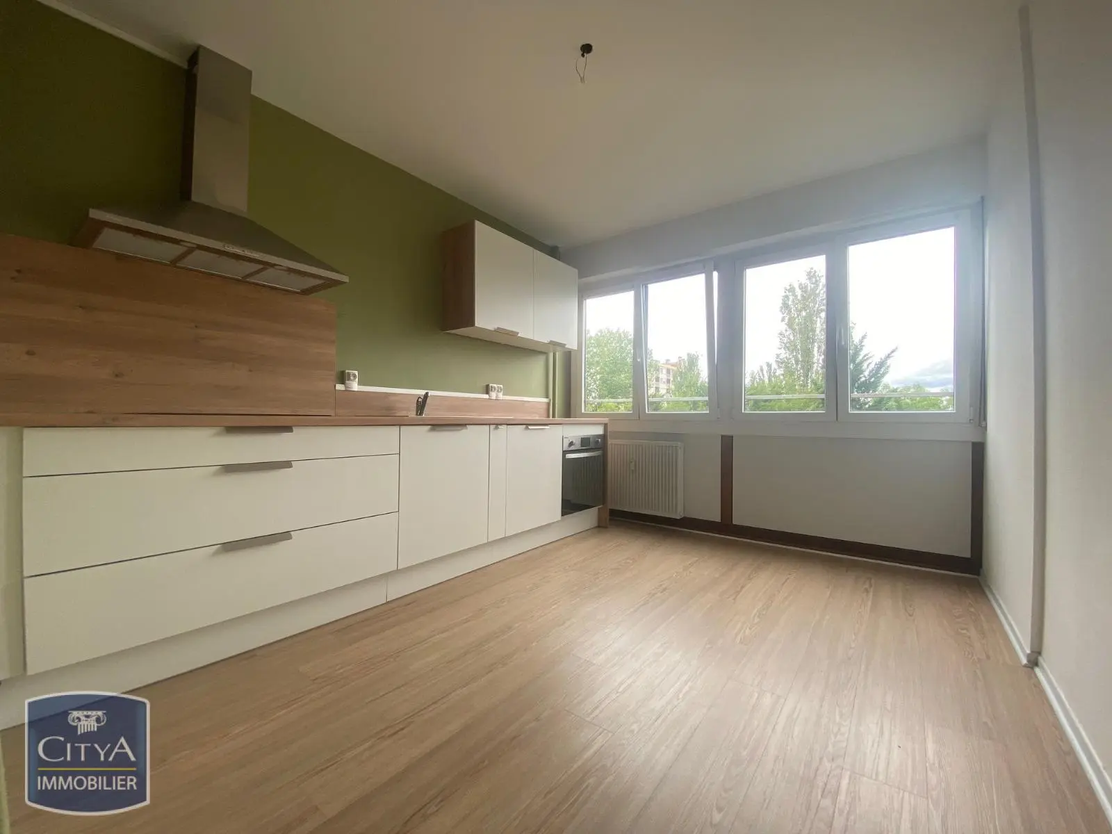 Photo 2 Appartement 4 pièces 94.15m²