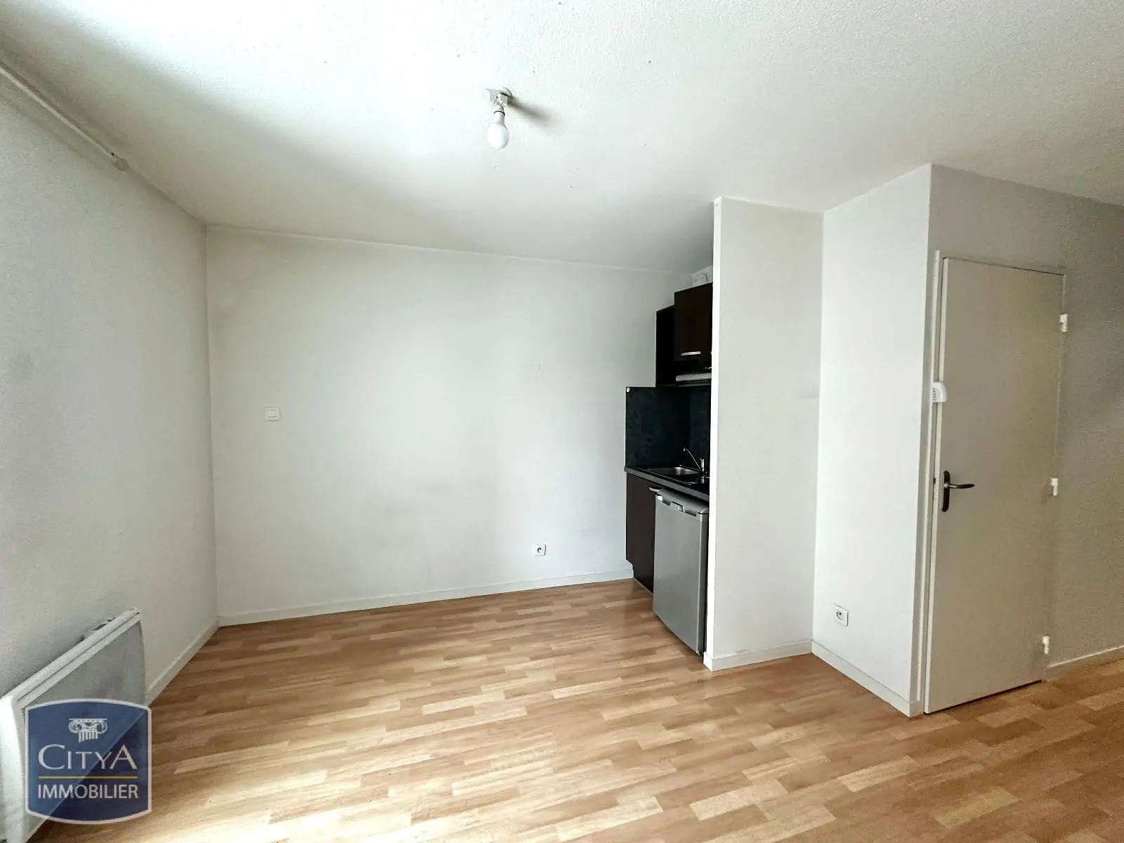 Photo 1 Appartement 1 pièce 19.57m²
