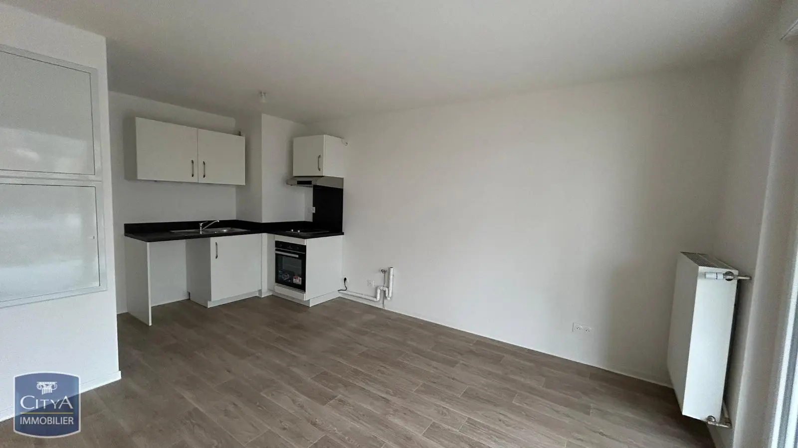 Photo 1 Appartement 1 pièce 28.44m²