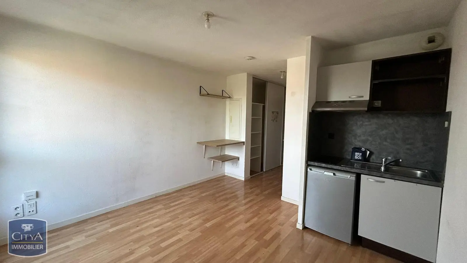Photo 1 Appartement 1 pièce 20.06m²