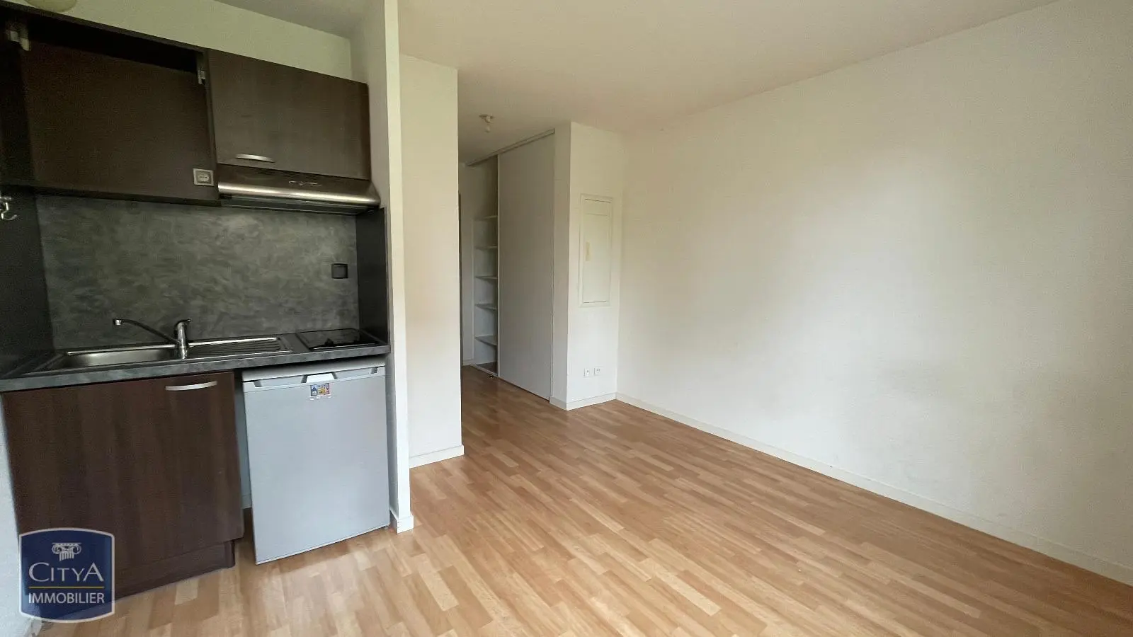 Photo 2 Appartement 1 pièce 19.53m²