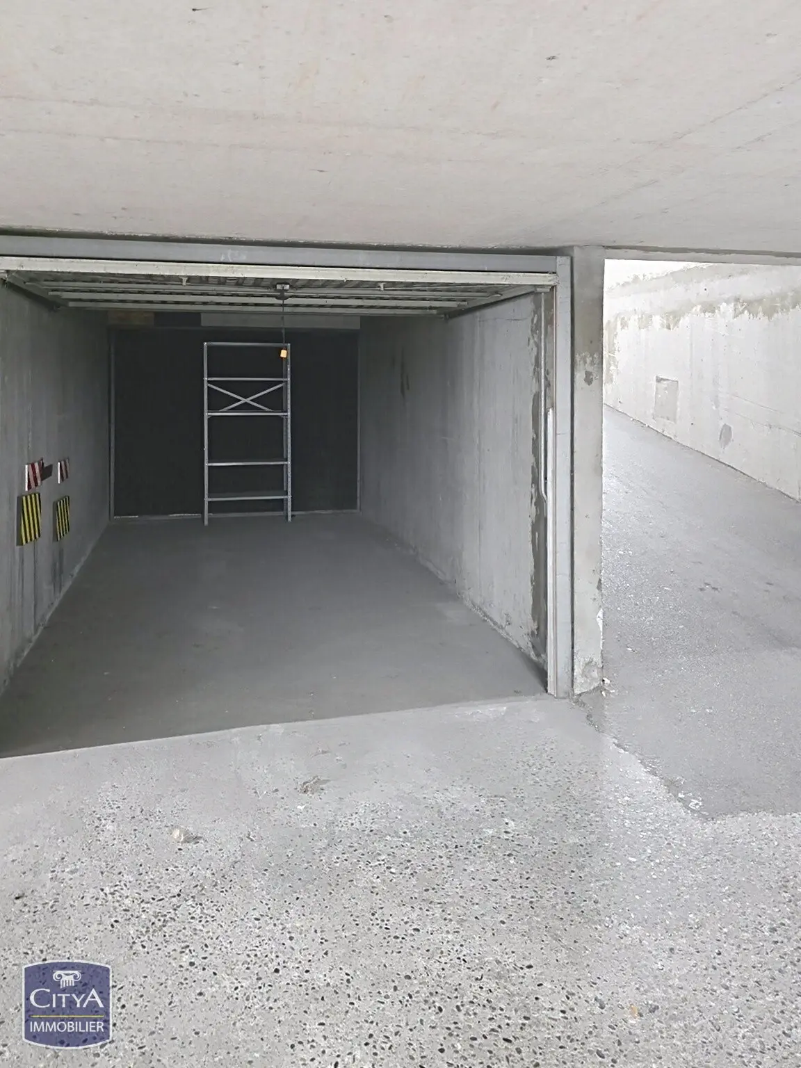 Photo 1 Parking 12m²