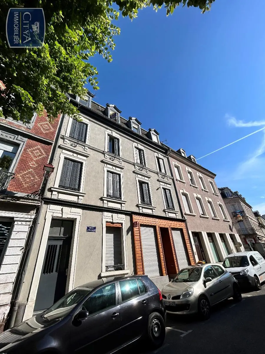 Photo 1 Immeuble 220m²