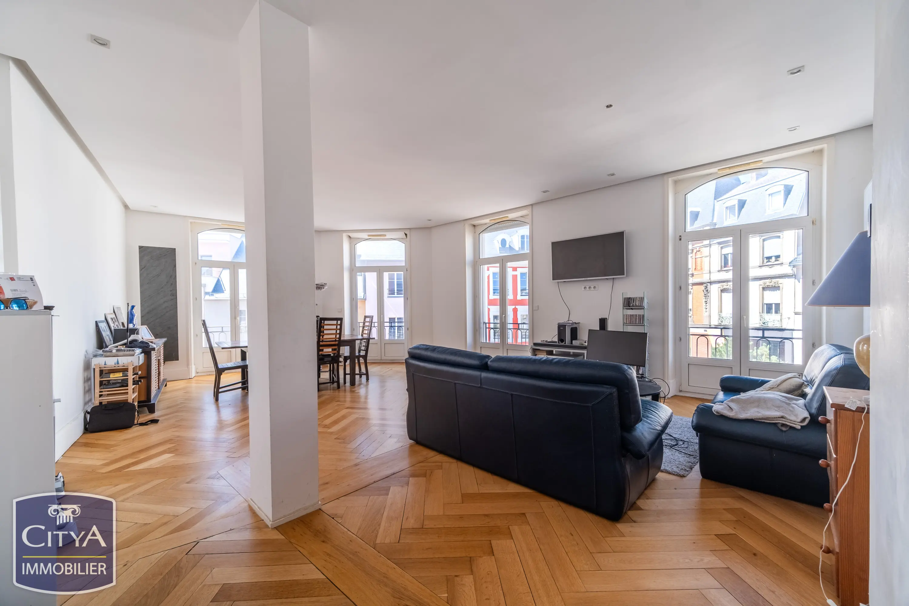 Photo 1 Appartement 5 pièces 104m²