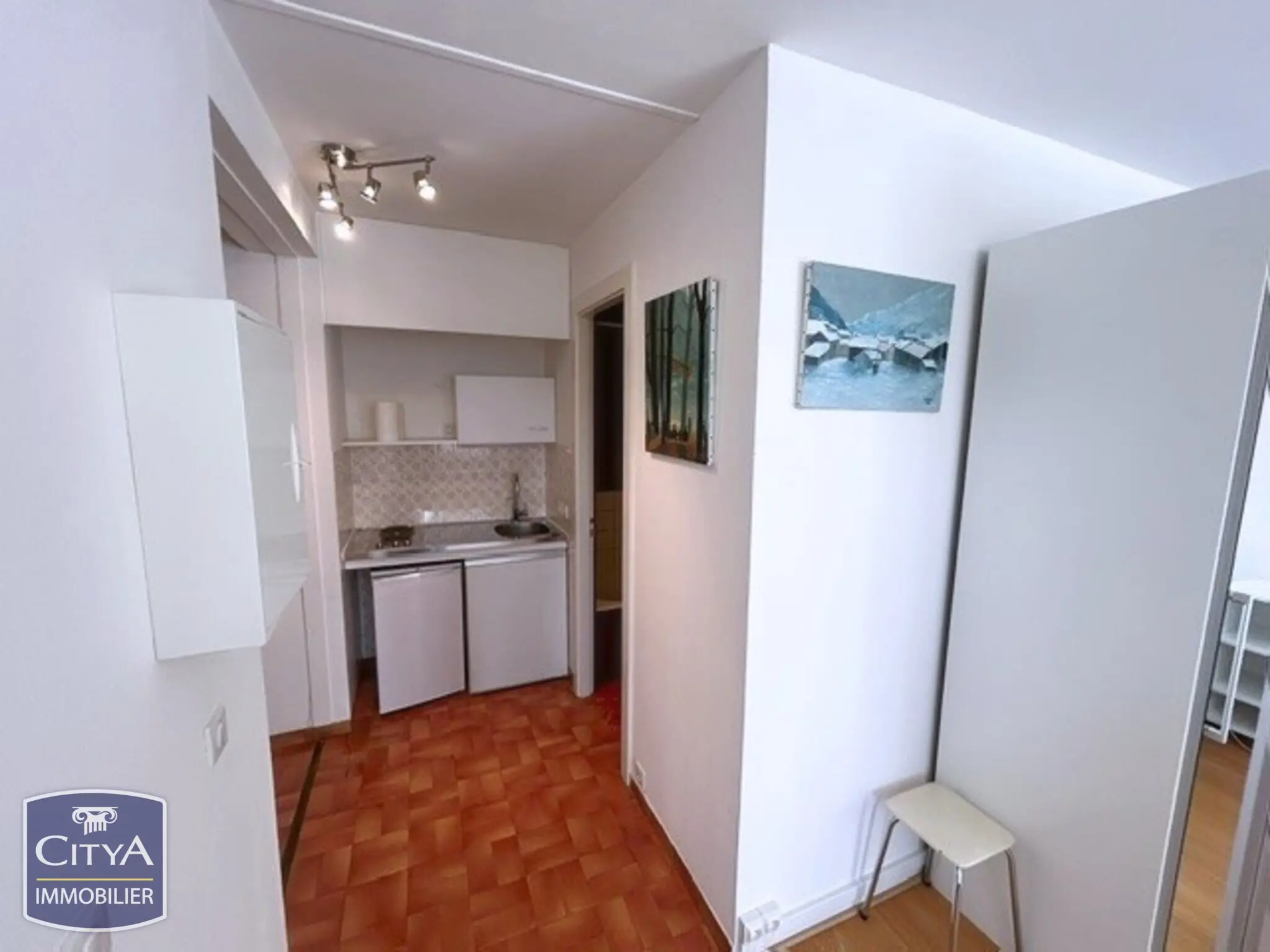 Photo 2 Appartement 1 pièce 31m²