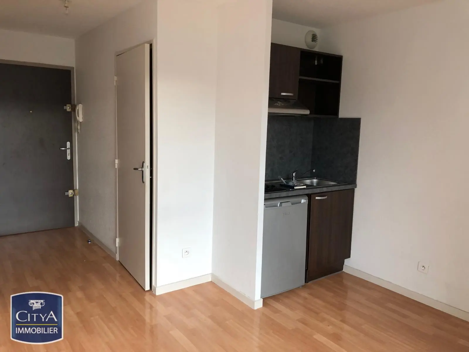 Photo 1 Appartement 1 pièce 20m²