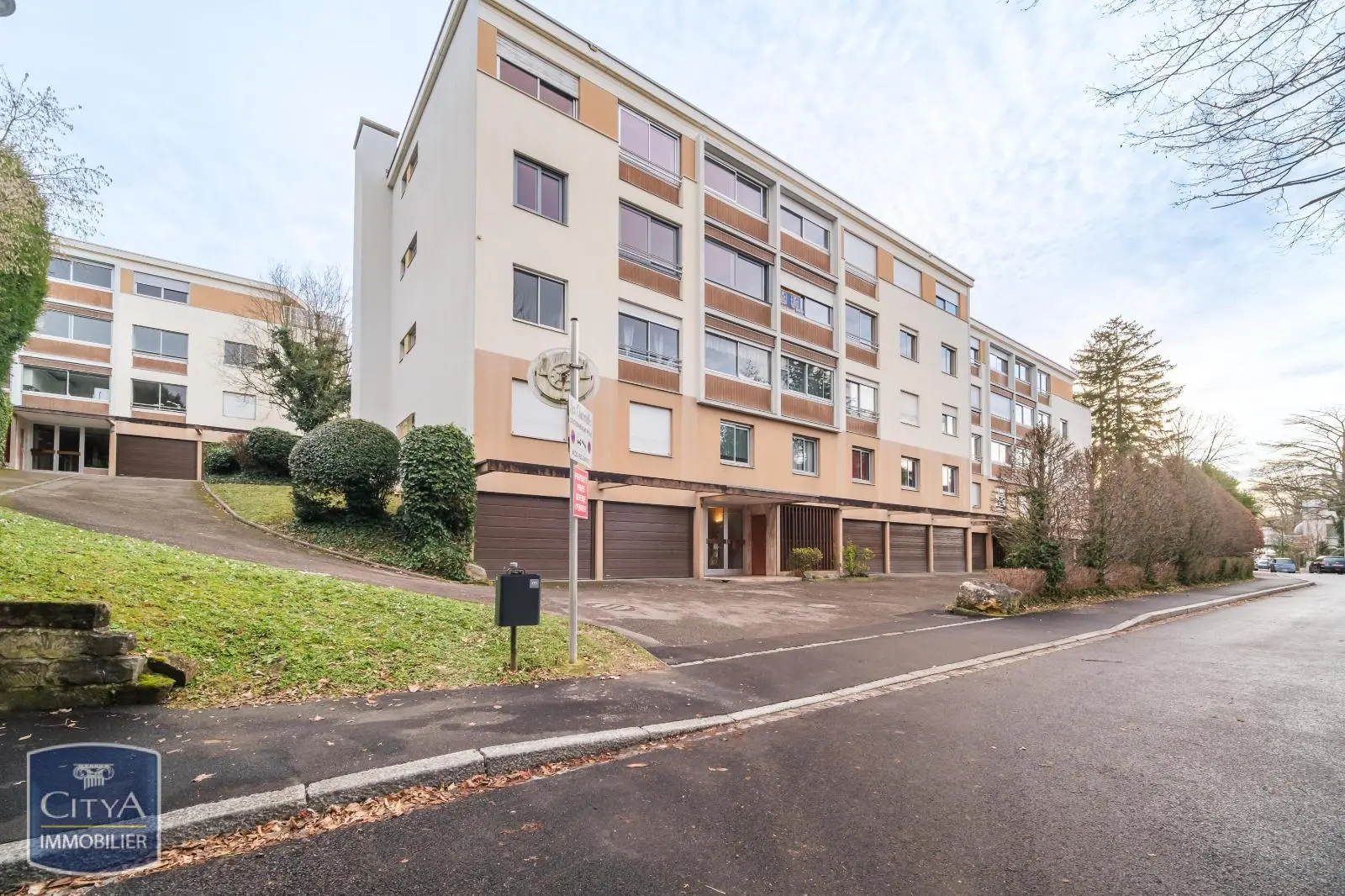 Photo 1 Appartement 5 pièces 105m²