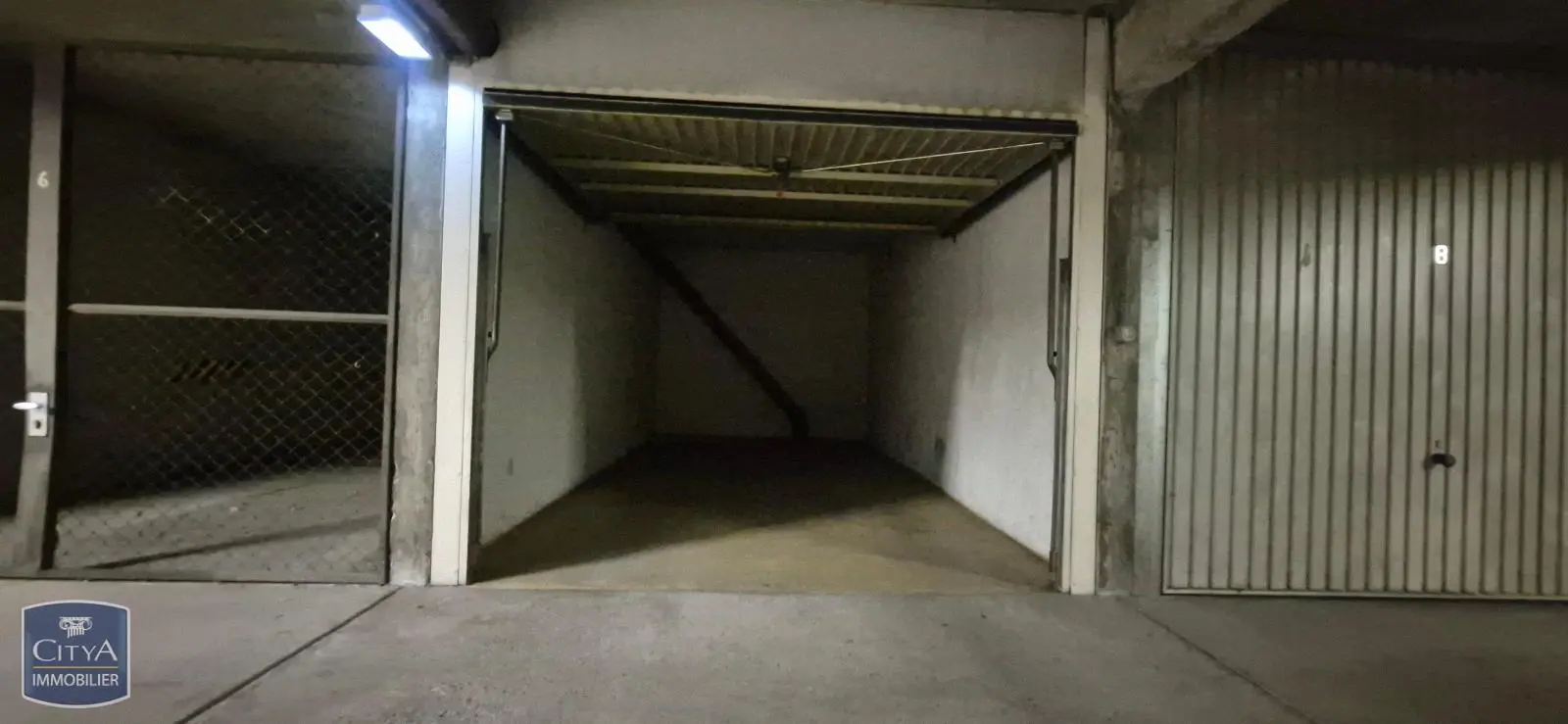 Photo 3 Parking