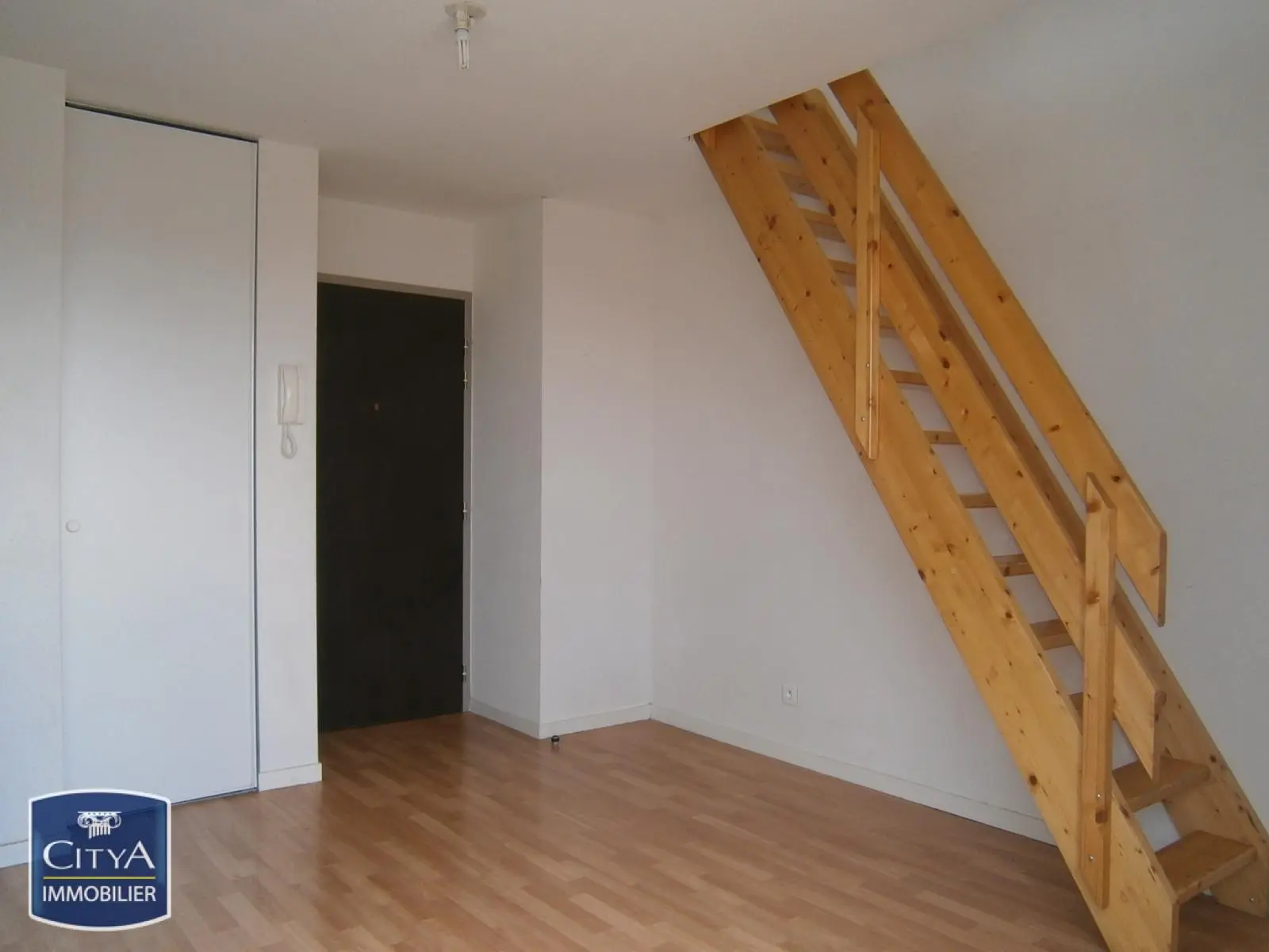 Photo 1 Appartement 1 pièce 28.51m²