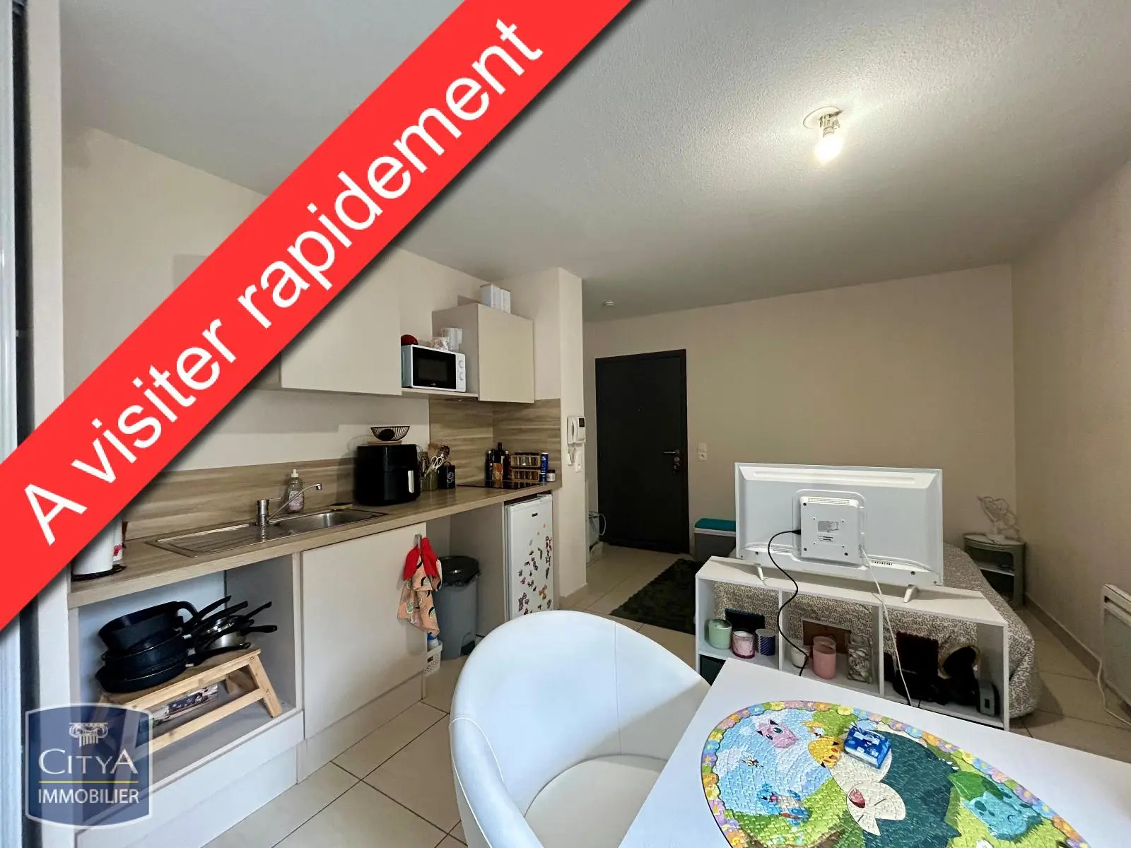 Photo 1 Appartement 1 pièce 23.5m²