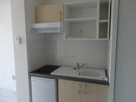 APPARTEMENT T1 NARBONNE A LOUE