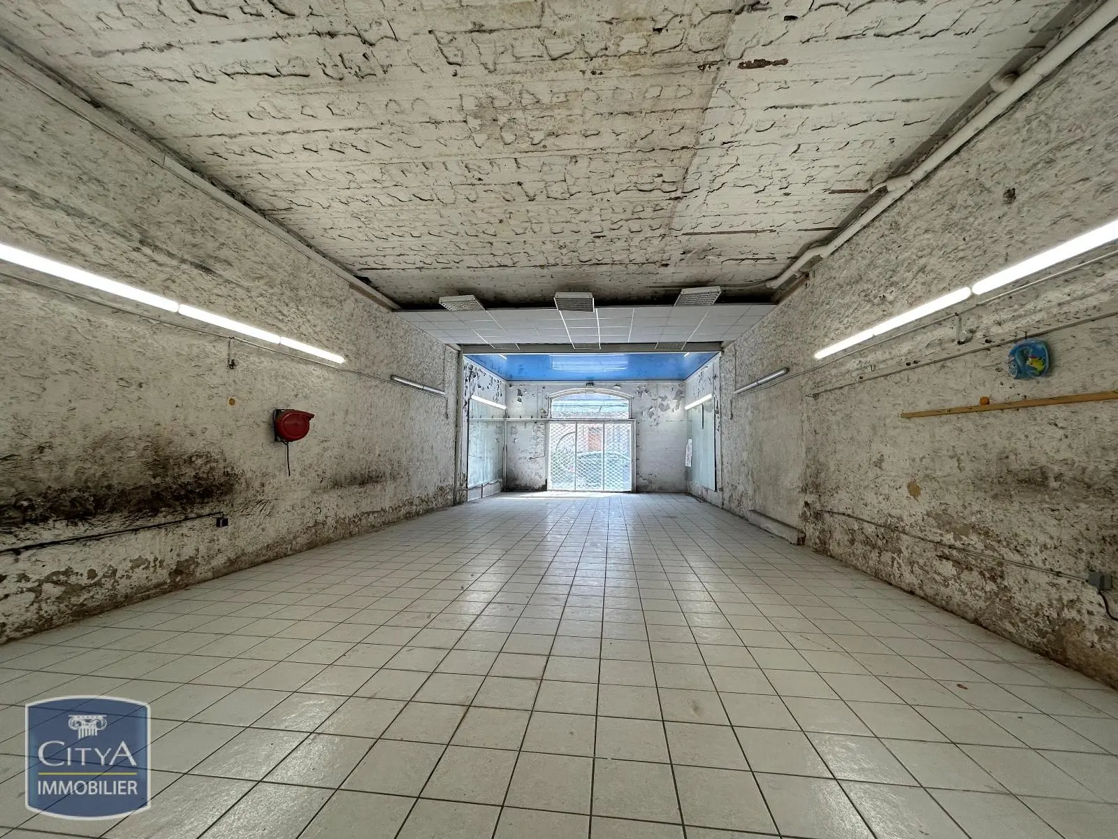 Photo 2 Local Commercial 411m²