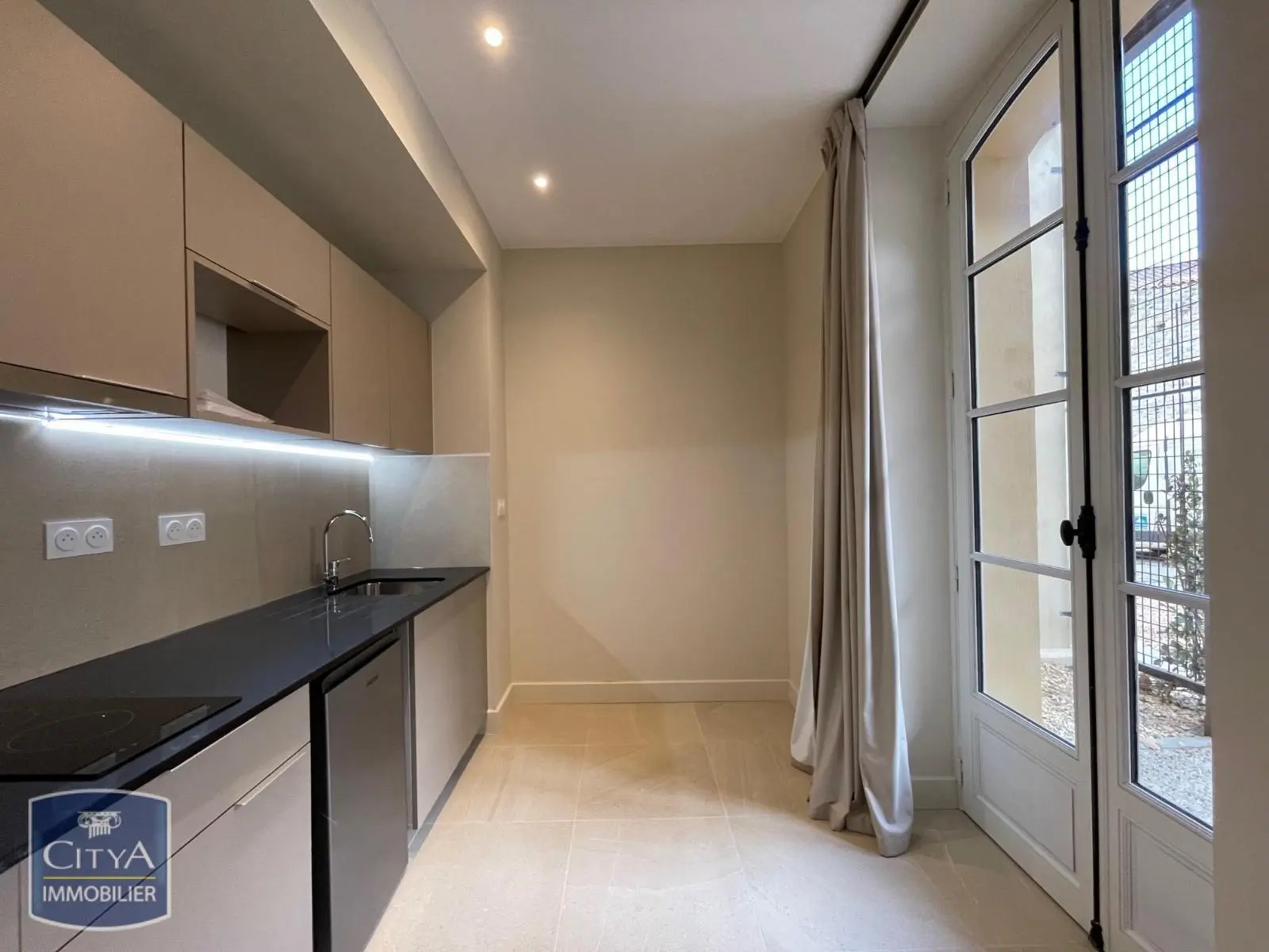 Photo 1 Appartement 1 pièce 33.21m²