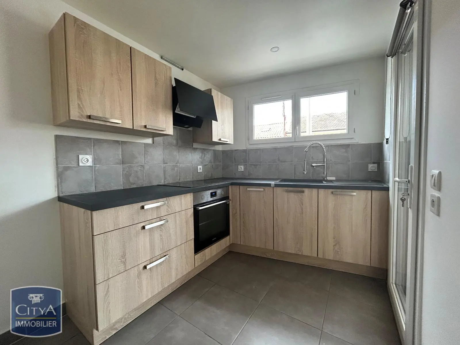 Photo 1 Appartement 2 pièces 56.18m²