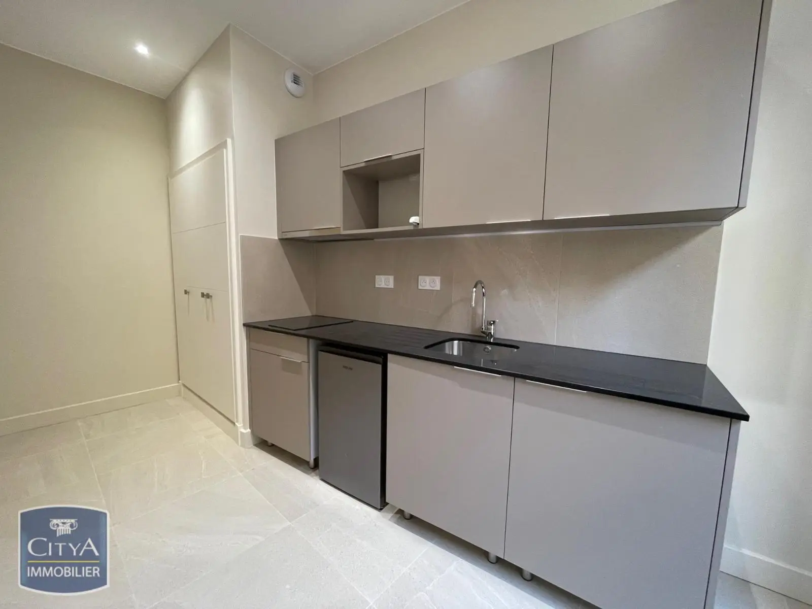 Photo 2 Appartement 1 pièce 31.27m²