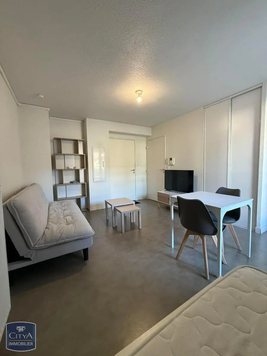 Photo 1 Appartement 1 pièce 28.28m²