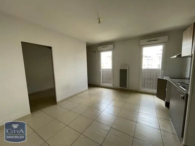 Photo 2 Appartement 1 pièce 34.1m²