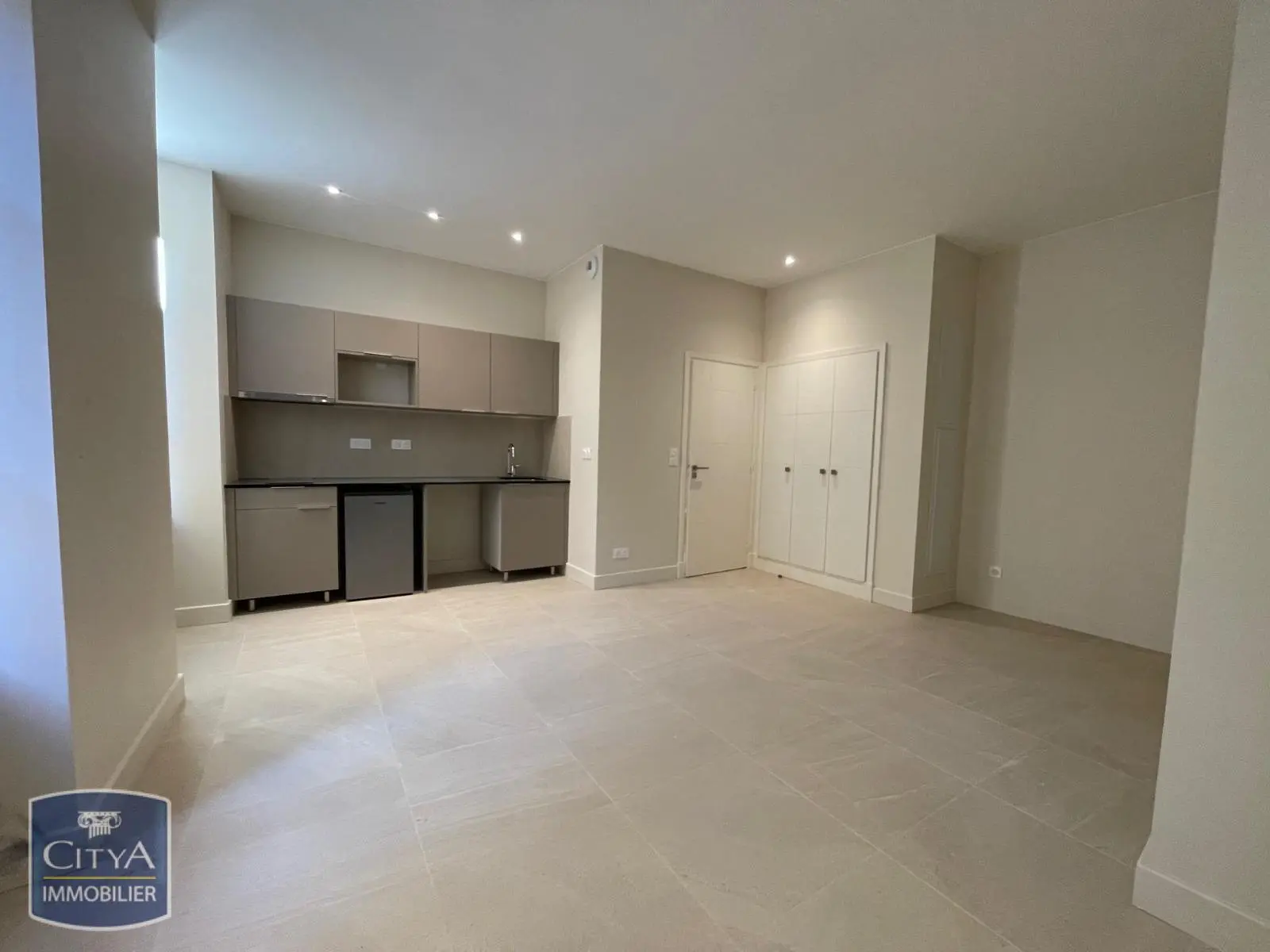 Photo 1 Appartement 1 pièce 26.02m²