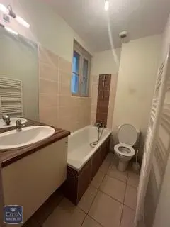 salle de bain, avec baignoire