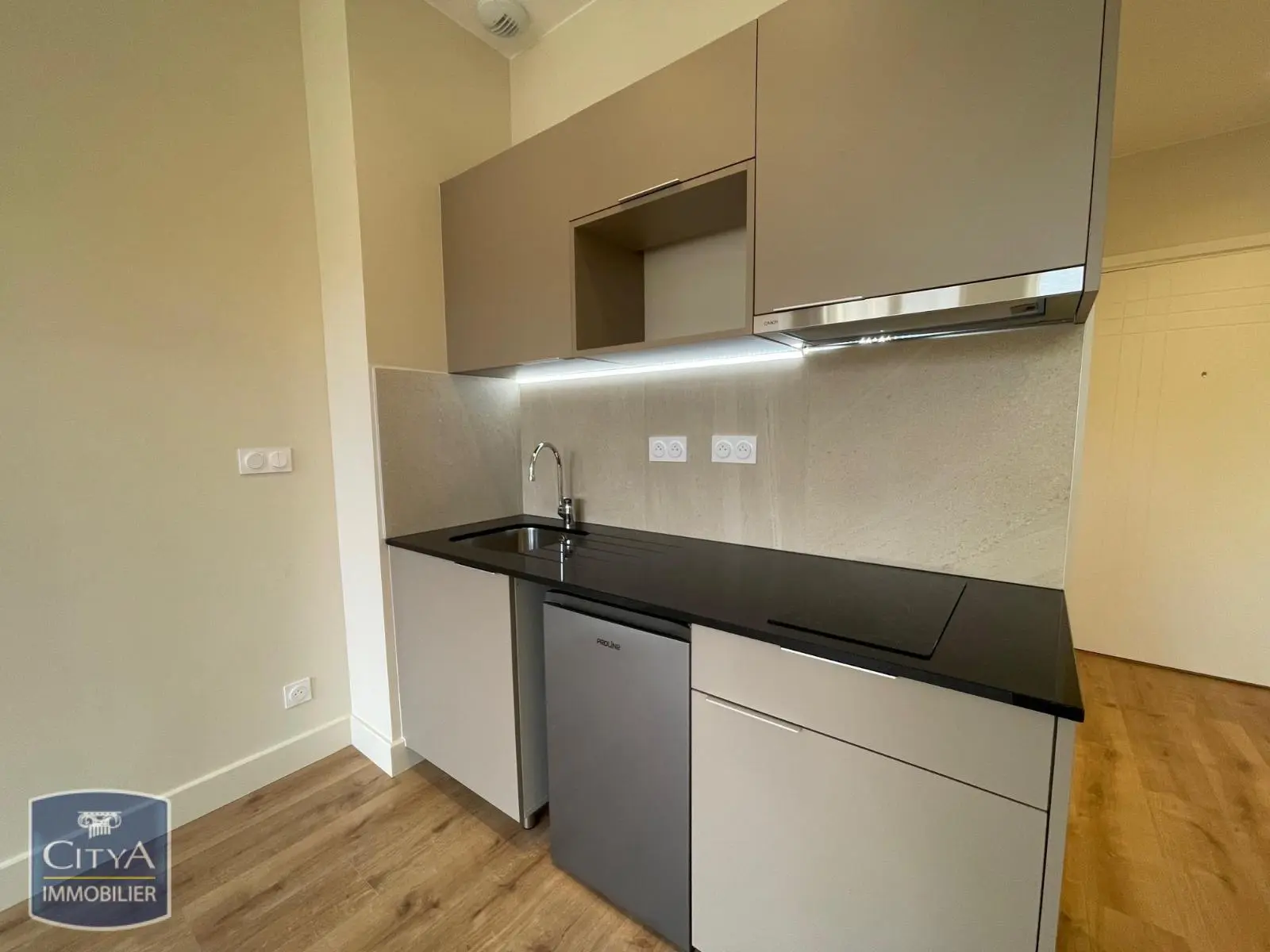 Photo 2 Appartement 1 pièce 27.63m²