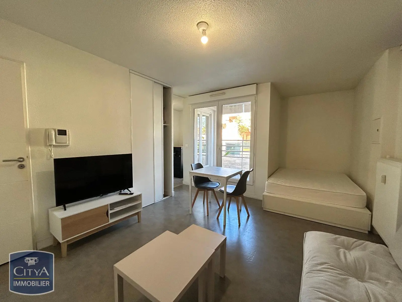 Photo 2 Appartement 1 pièce 28.28m²