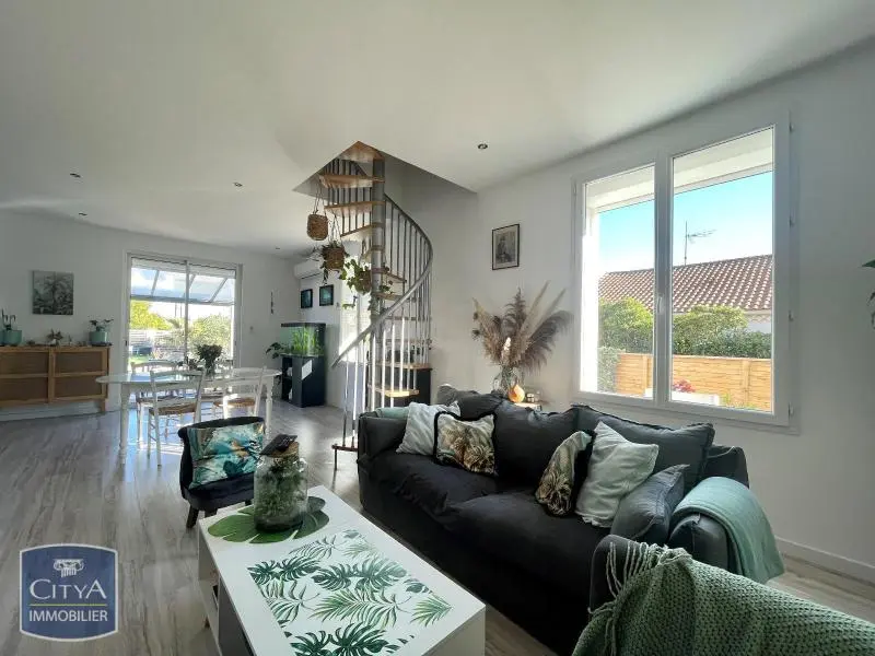 Photo 1 Maison 4 pièces 122.02m²