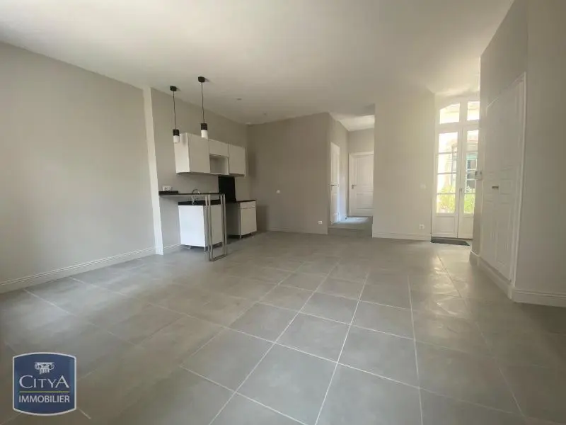 Photo 2 Appartement 2 pièces 49.8m²