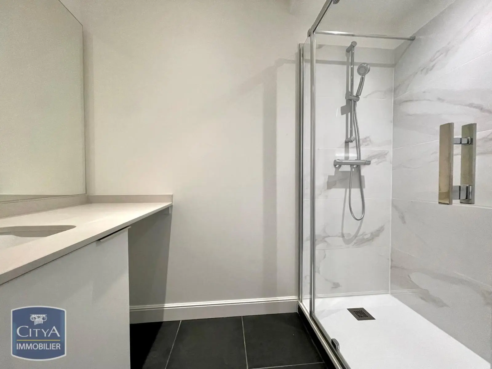 Photo 3 Appartement 1 pièce 27.9m²