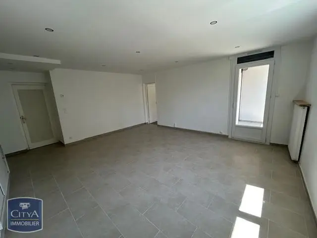 LOCATION T4 BEZIERS
