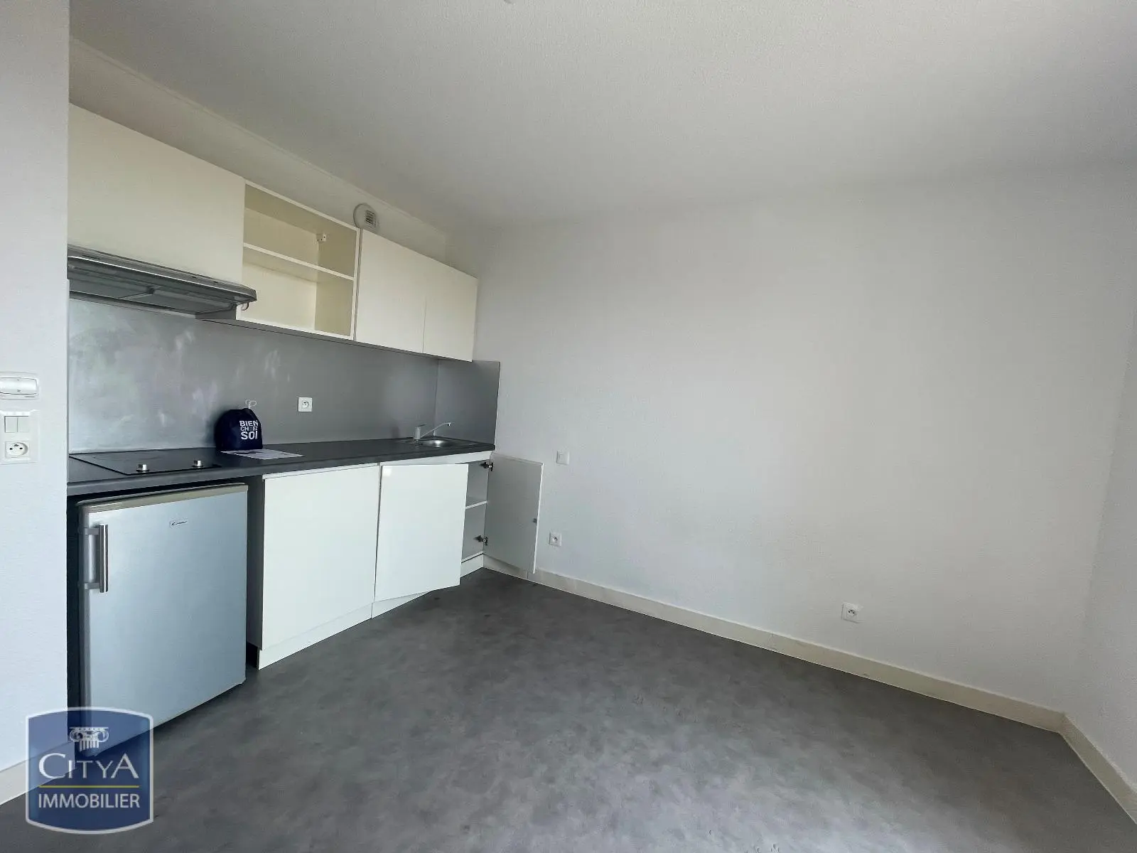 Photo 1 Appartement 1 pièce 20.35m²