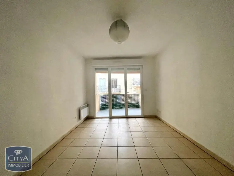 T2 LOCATION BEZIERS