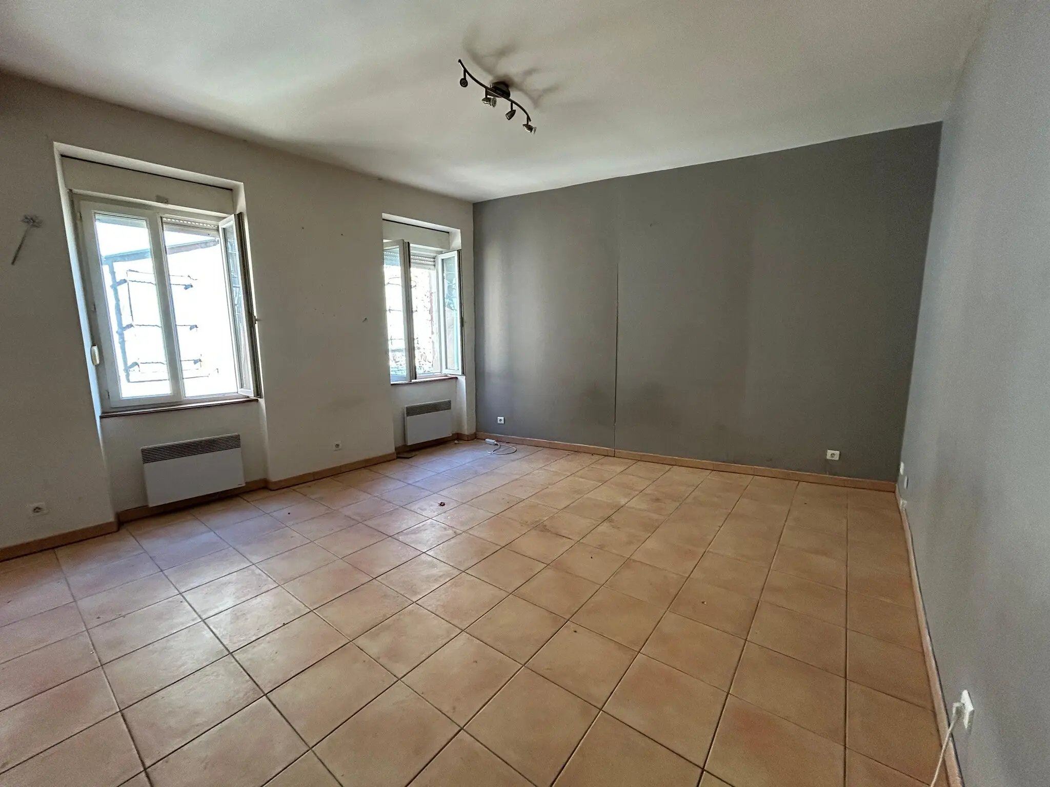 Photo 3 Immeuble 250m²