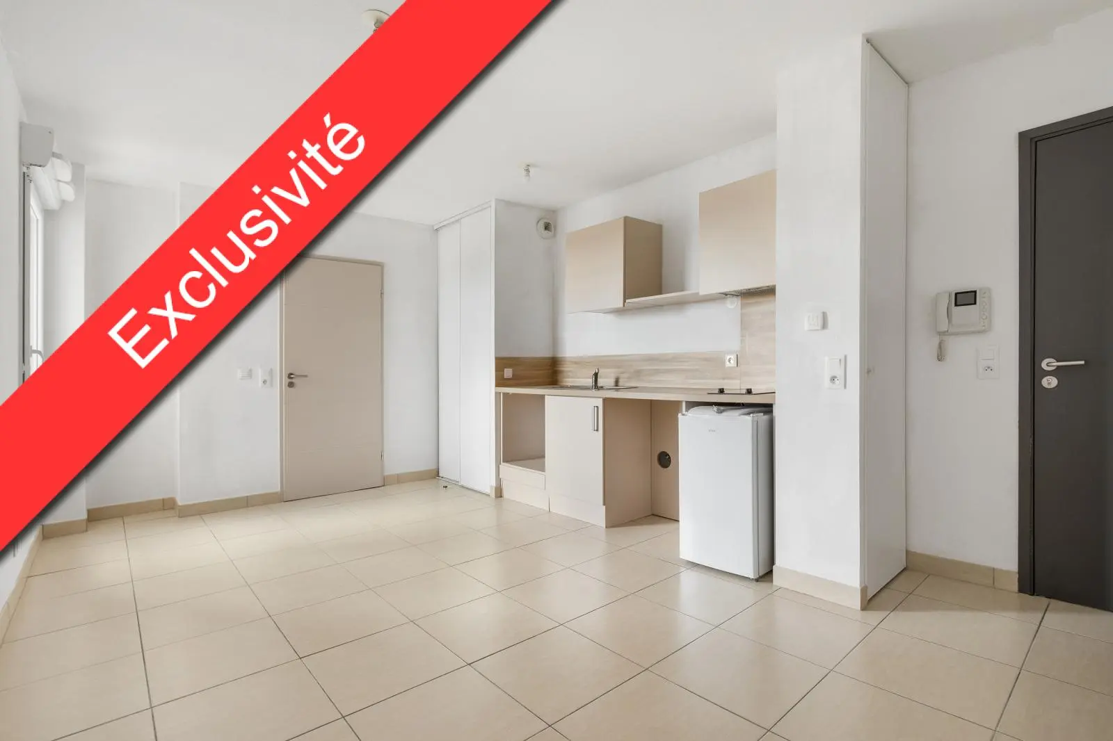 Photo 2 Appartement 1 pièce 23.4m²