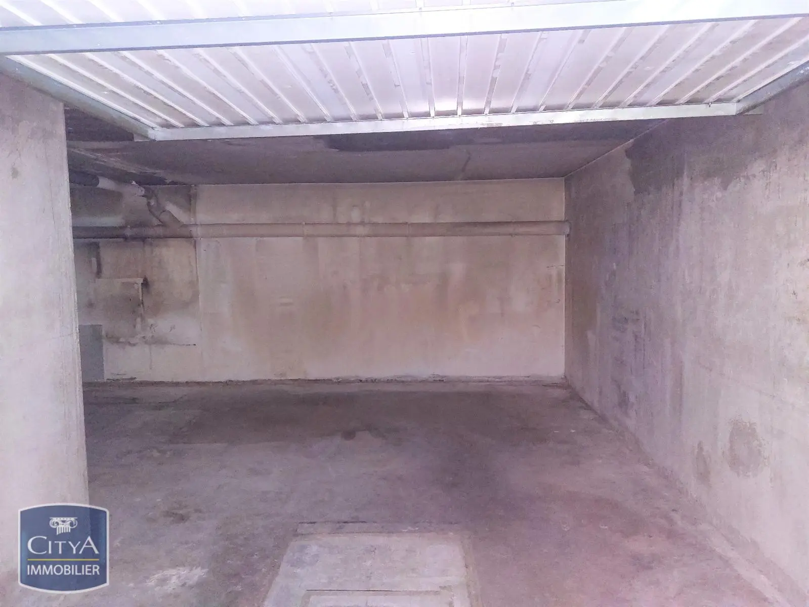 Photo 1 Parking