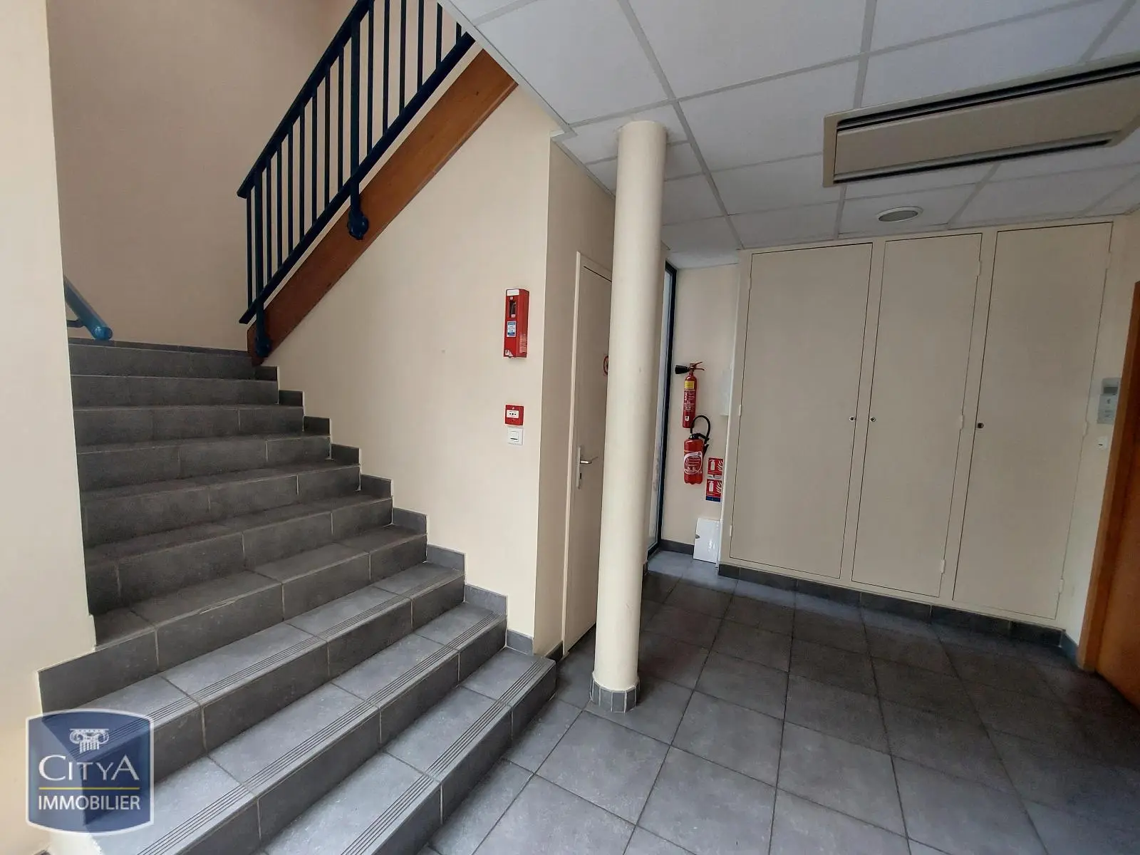 Photo 2 Local Professionnel 1 pièce