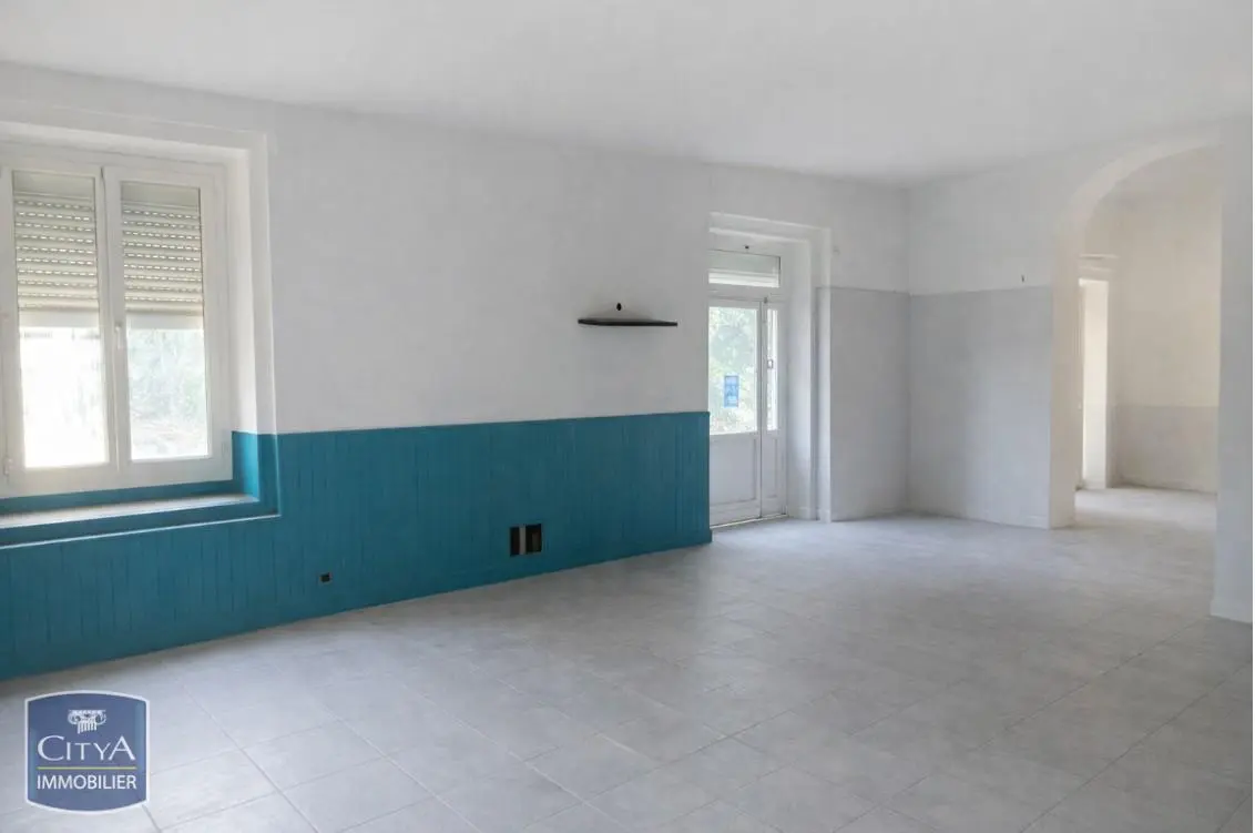 Photo 5 Local Commercial