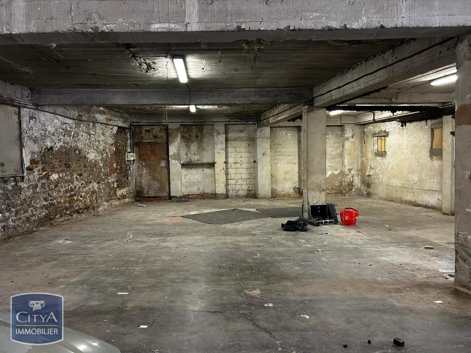 Photo 1 Local Commercial