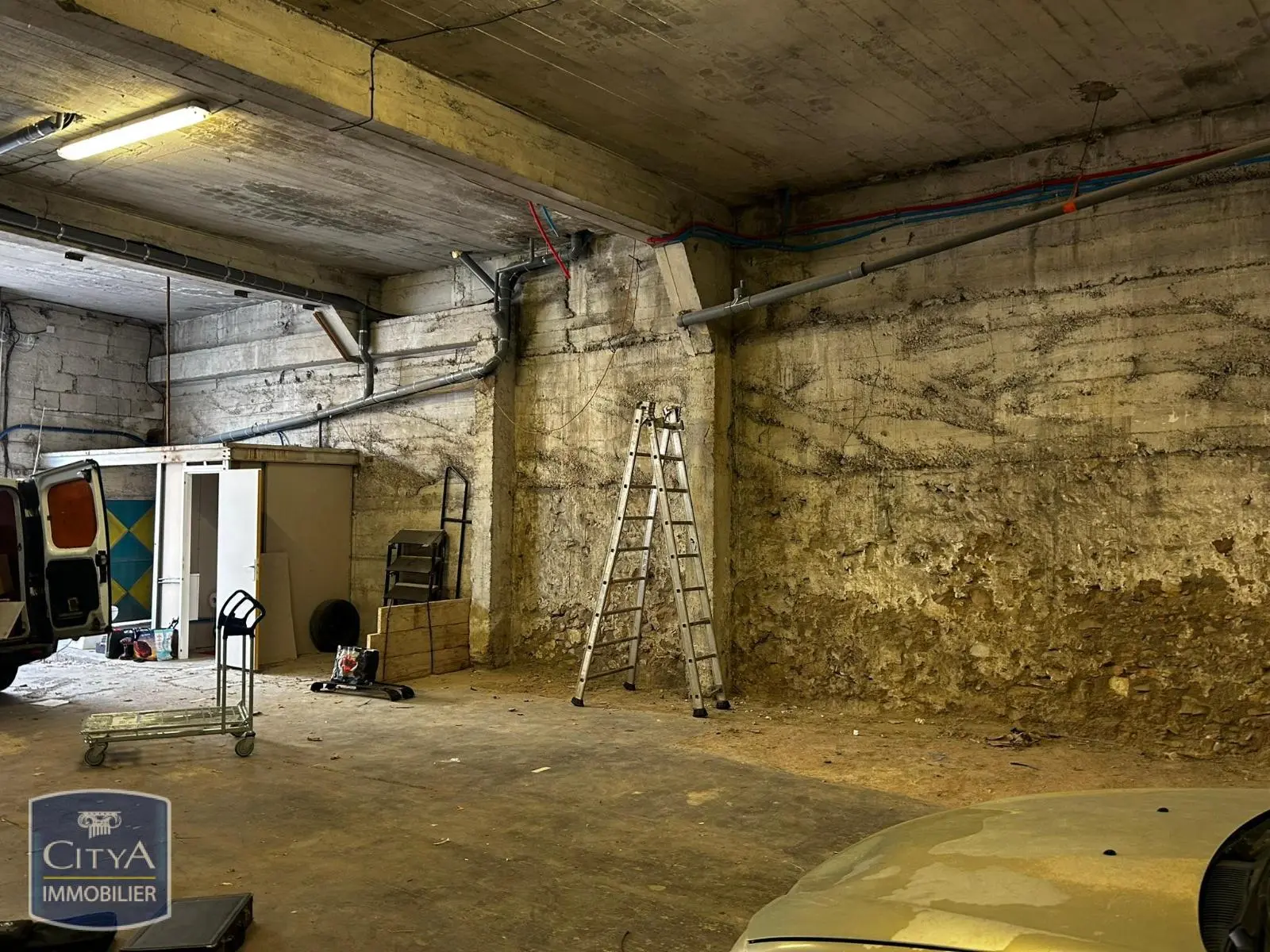 Photo 5 Local Commercial