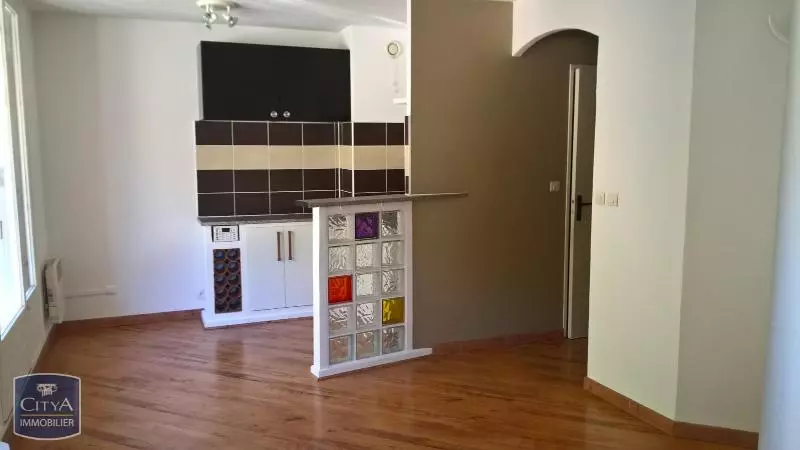 Illustration pour Appartement 1 pièce 33m² Photo Appartement 1 pièce 33m²