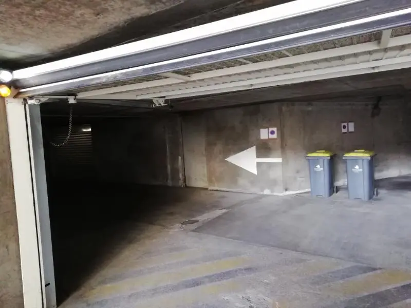 Photo 3 Parking